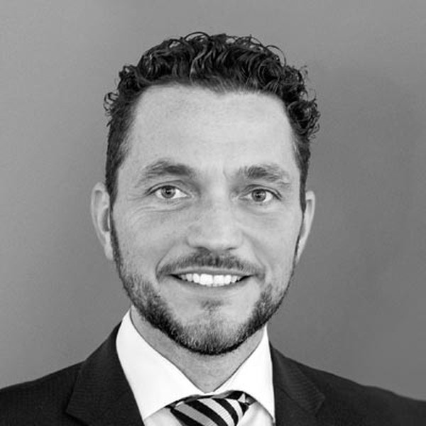 Portrait von Sven Middelhaufe, Technischer Leiter bei Bestattungen Fritz