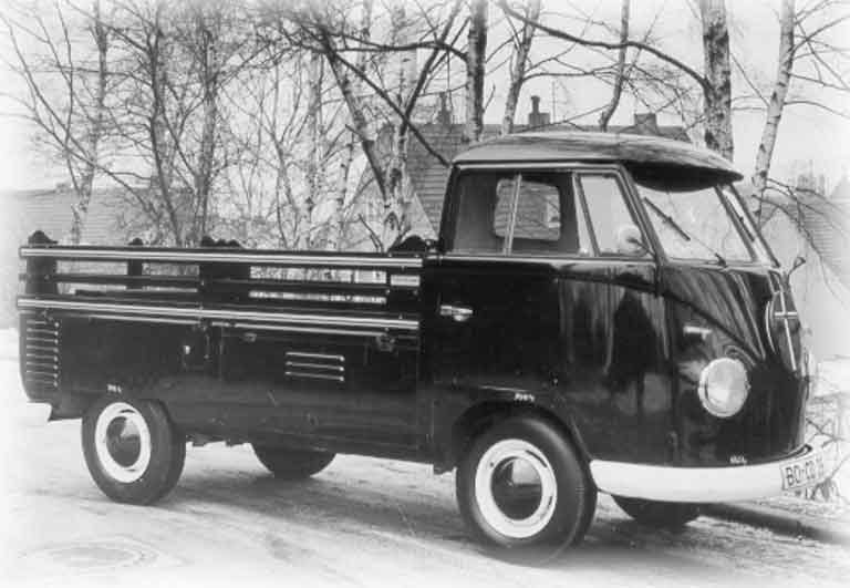 VW-Bus als erster spezieller Bestattungswagen der Firma Fritz aus dem Jahr 1953