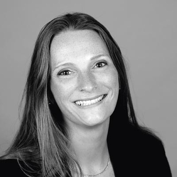 Portrait von Nicole Vosseler, Bestatterin bei Bestattungen Fritz